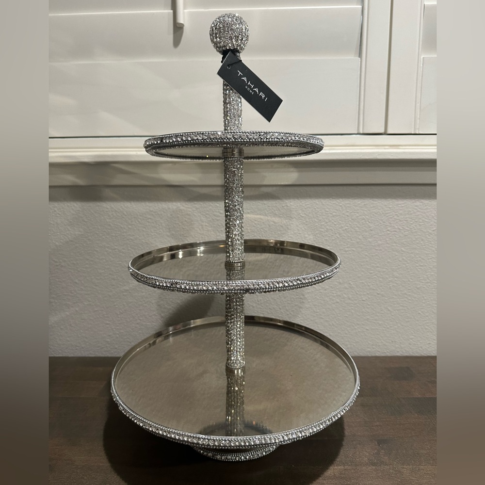 3 tier dessert / cake stand